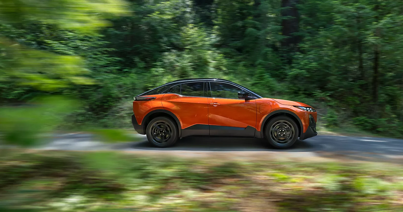 A 2026 Subaru Uncharted parked at a trailhead