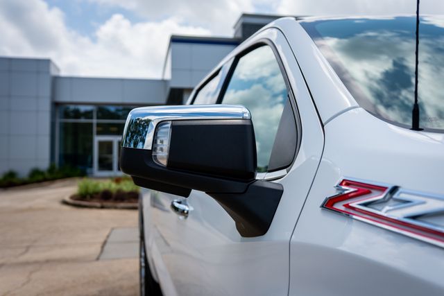 2024 Chevrolet Silverado 1500 LTZ - Photo 22