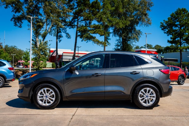 Used 2020 Ford Escape SE with VIN 1FMCU0G61LUA93180 for sale in Covington, LA