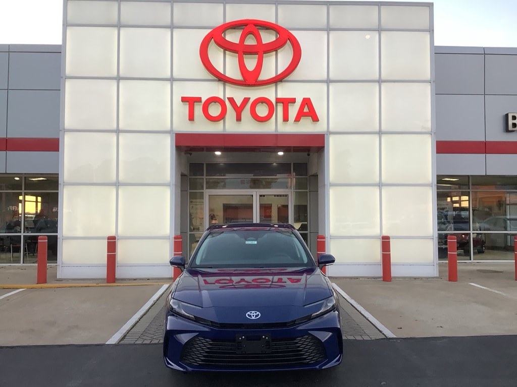 New 2026 Toyota Camry Hybrid LE Sedan