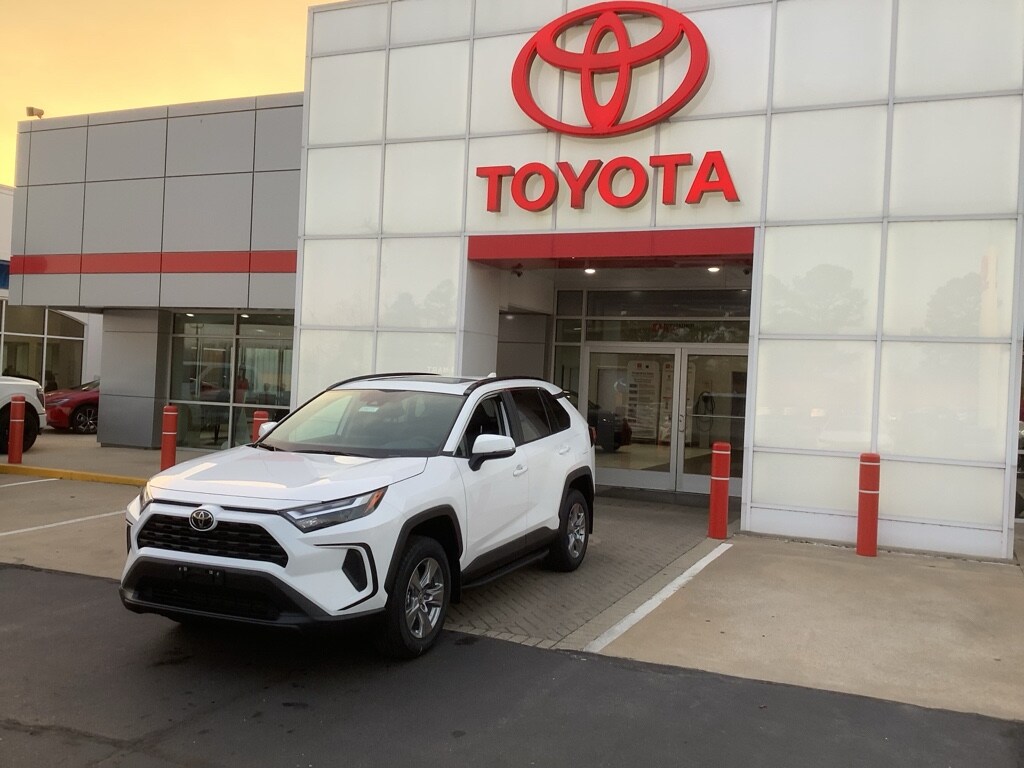 New 2025 Toyota RAV4 XLE SUV