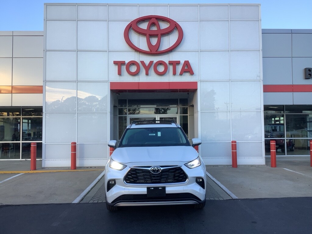 New 2026 Toyota Highlander Hybrid Hybrid Platinum SUV