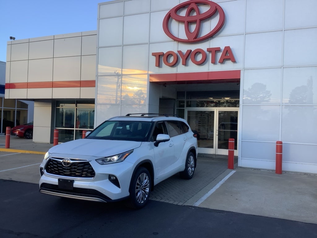 New 2026 Toyota Highlander Hybrid Hybrid Platinum SUV
