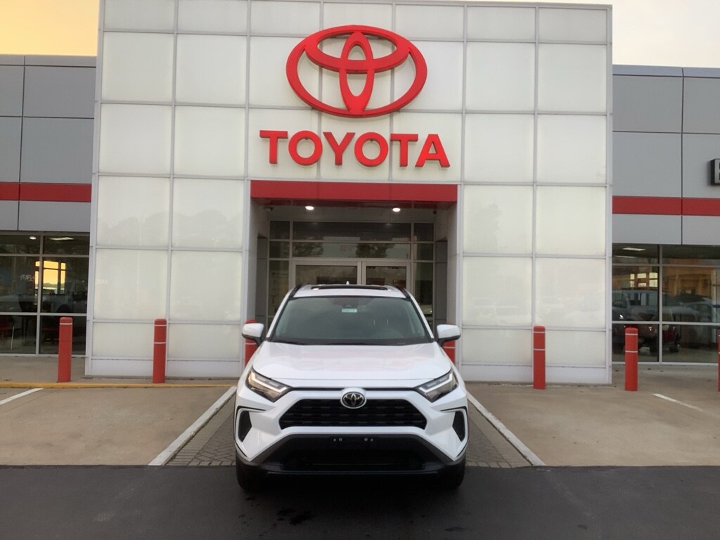 New 2025 Toyota RAV4 XLE SUV