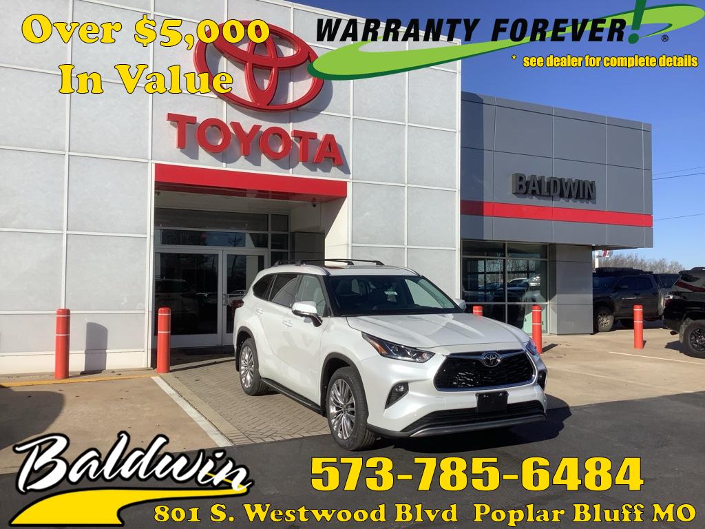 2026 Toyota Highlander Platinum's photo