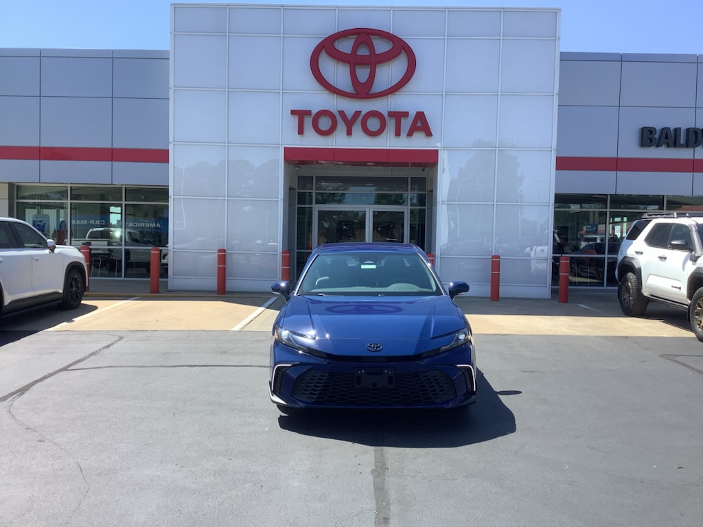New 2026 Toyota Camry Hybrid SE Sedan