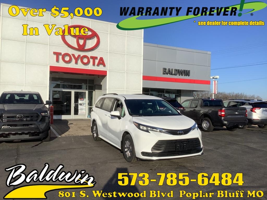 New 2026 Toyota Sienna LE Van Passenger Van