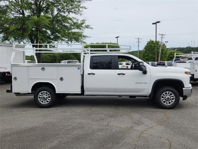 2025 Chevrolet Silverado 2500HD photo 2