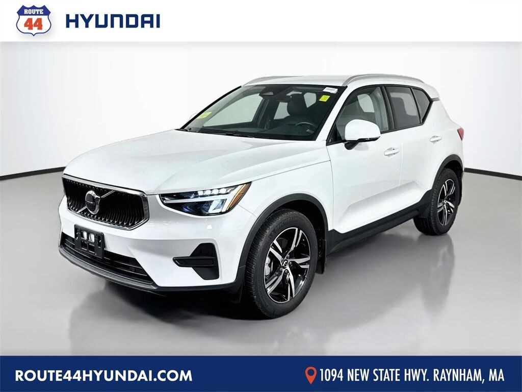 Used 2023 Volvo XC40 B5 Core SUV