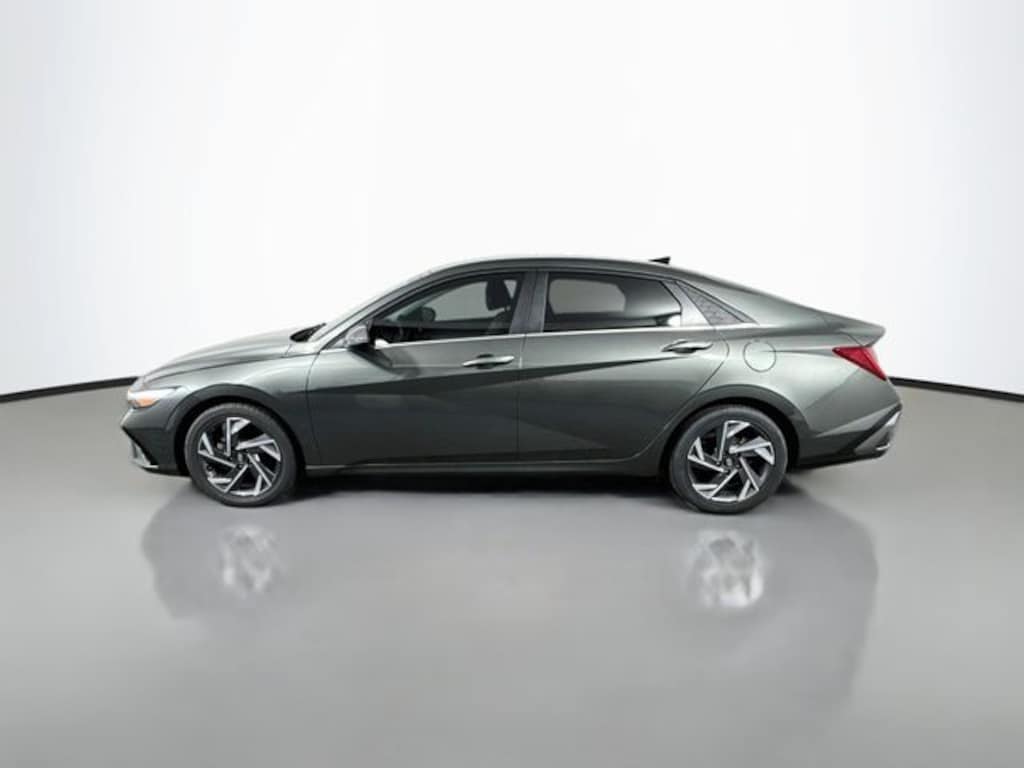 Used 2025 Hyundai Elantra Limited Sedan