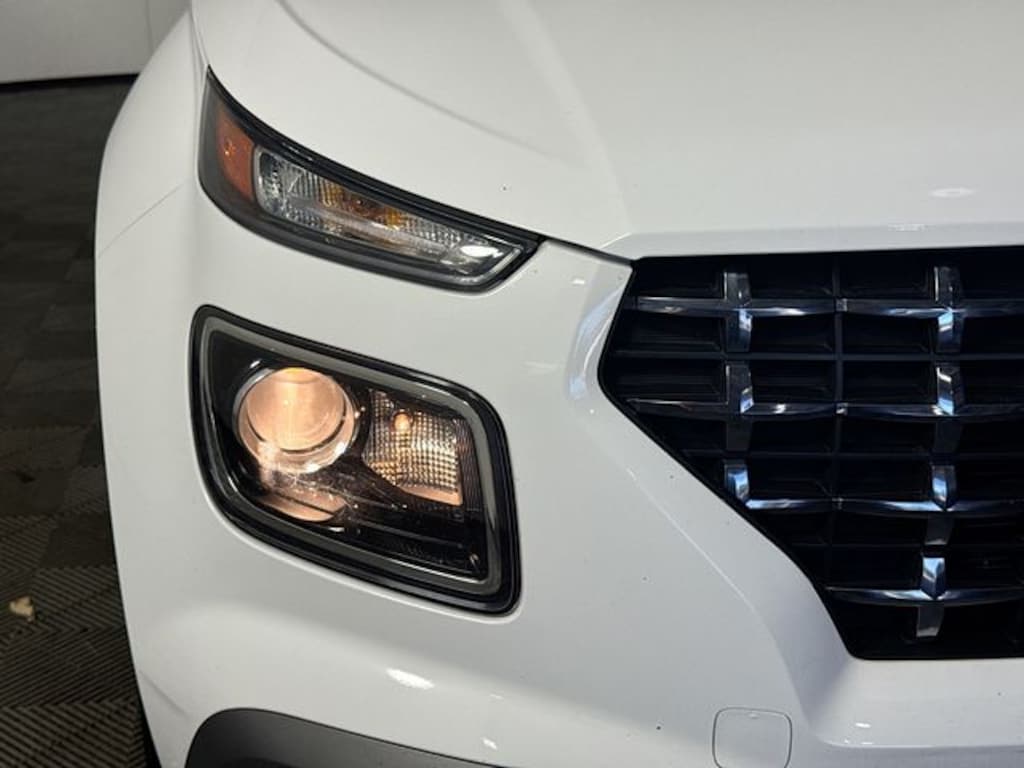 Used 2023 Hyundai Venue SEL SUV