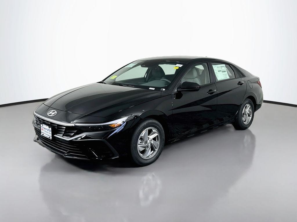 New 2026 Hyundai Elantra SE Sedan