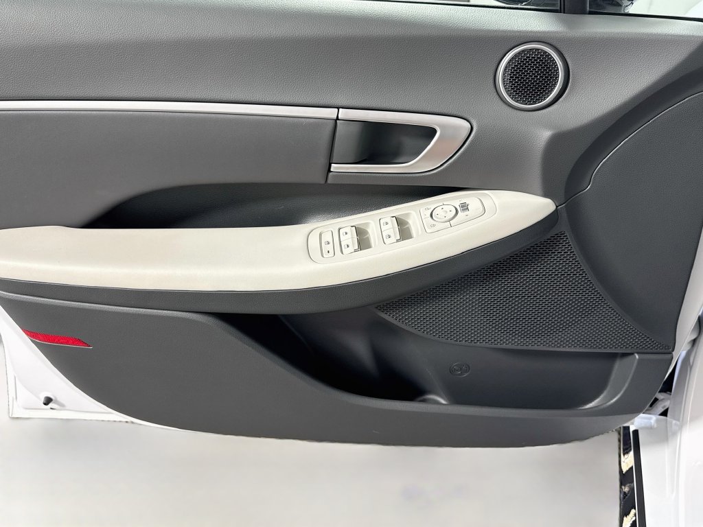 2025 Hyundai Sonata Hybrid SEL - Photo 12