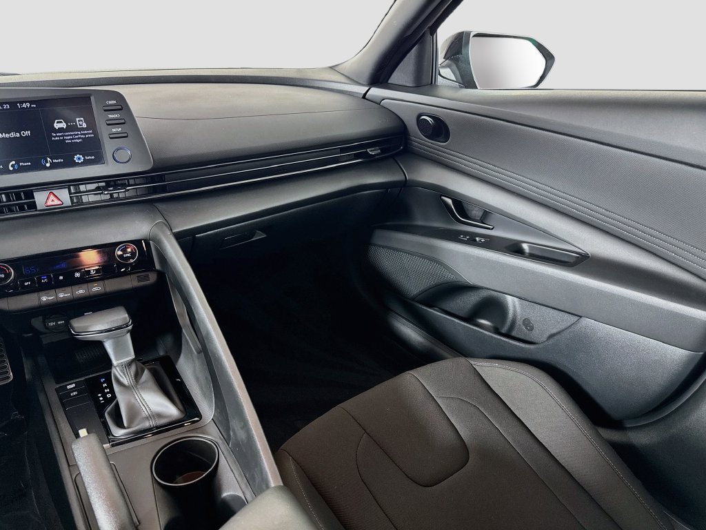 2025 Hyundai Elantra SEL - Photo 24