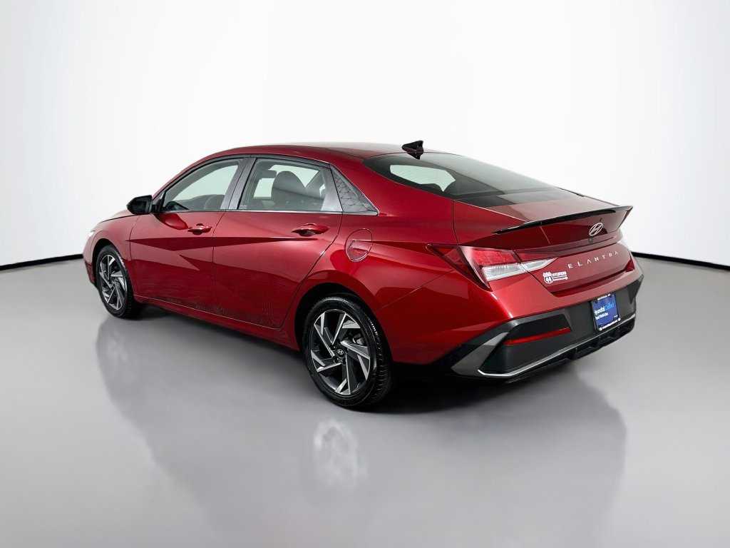 2025 Hyundai Elantra SEL - Photo 6