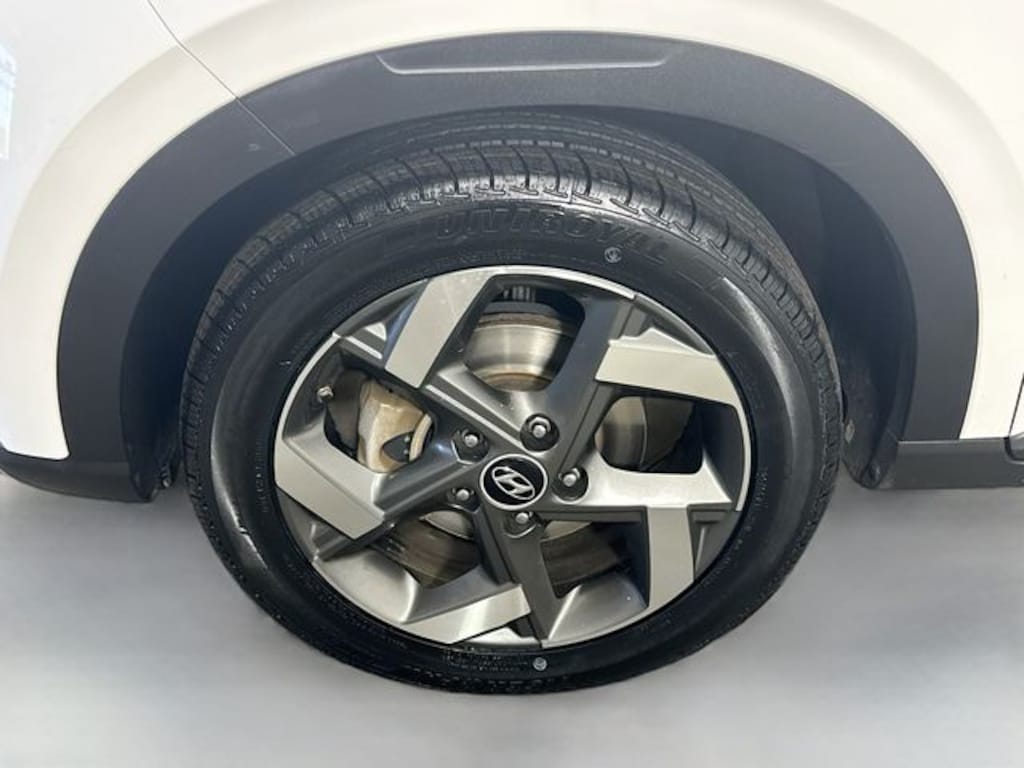 Used 2023 Hyundai Venue SEL SUV