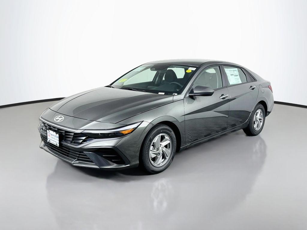 New 2026 Hyundai Elantra SE Sedan