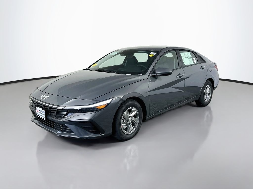 New 2026 Hyundai Elantra SE Sedan