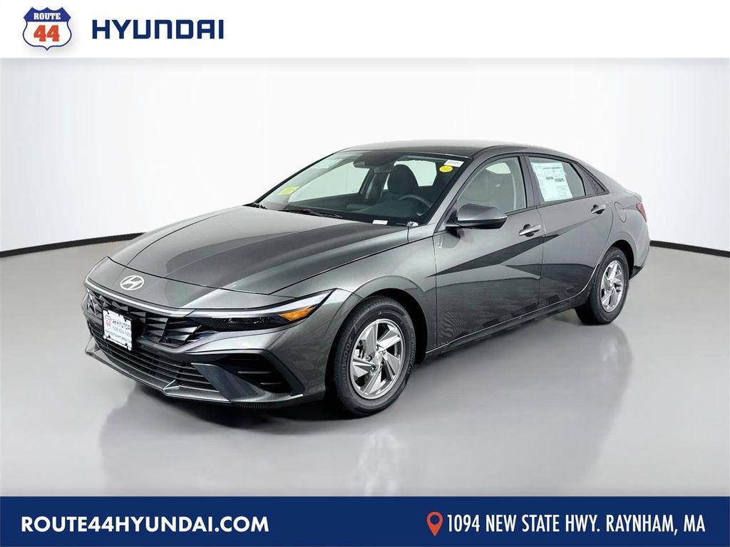 New 2026 Hyundai Elantra SE Sedan