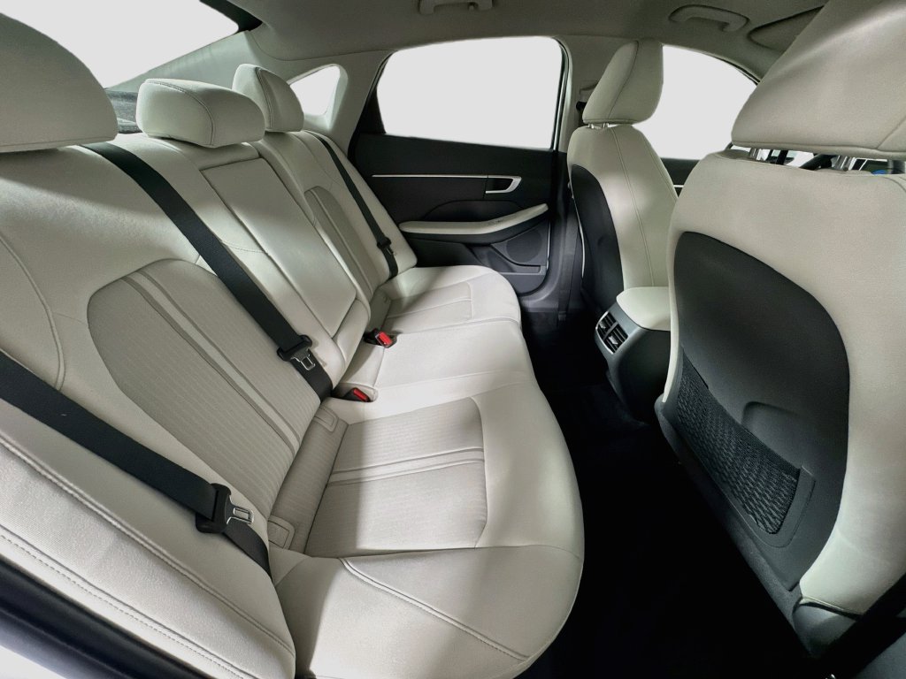 2025 Hyundai Sonata Hybrid SEL - Photo 28