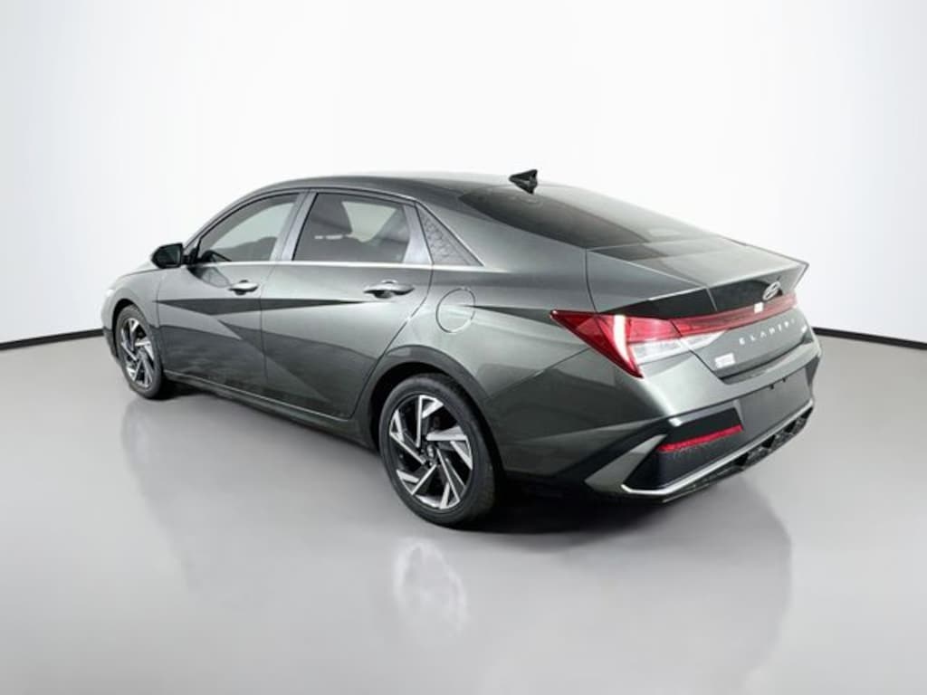 Used 2025 Hyundai Elantra Limited Sedan