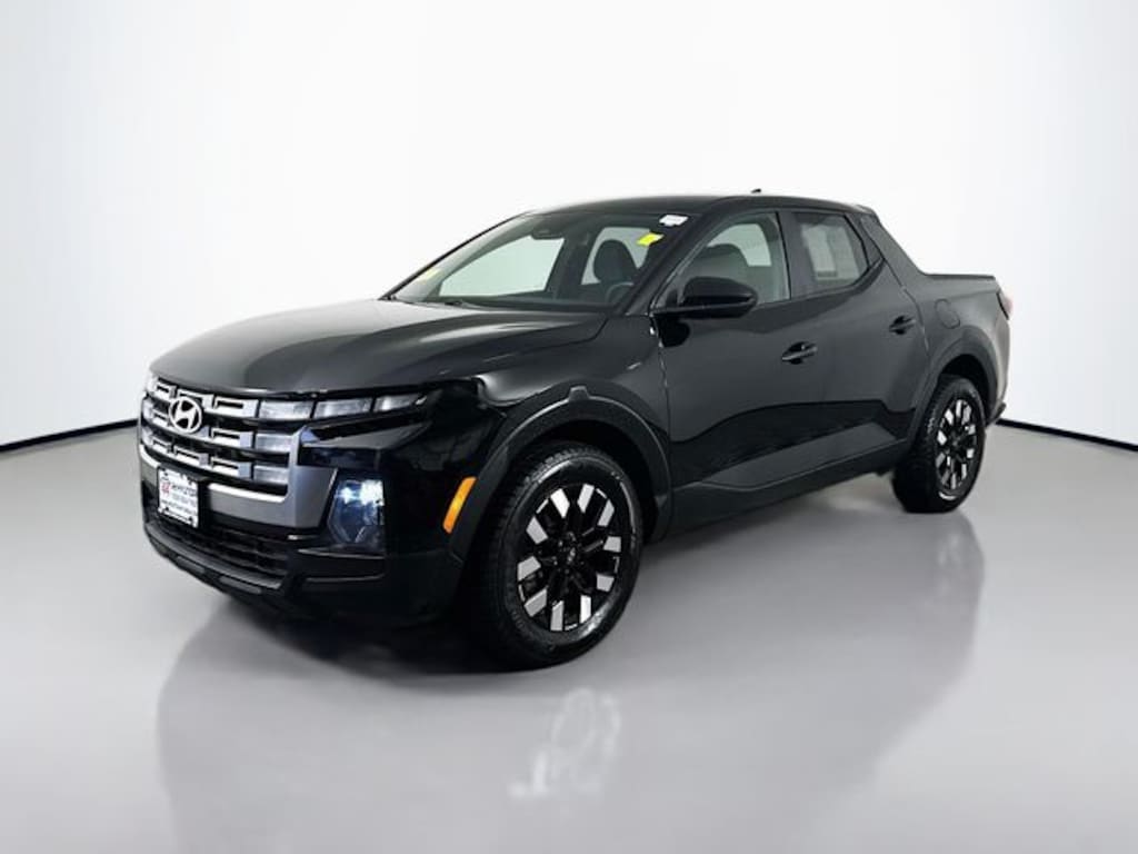 Used 2025 Hyundai Santa Cruz SE Truck