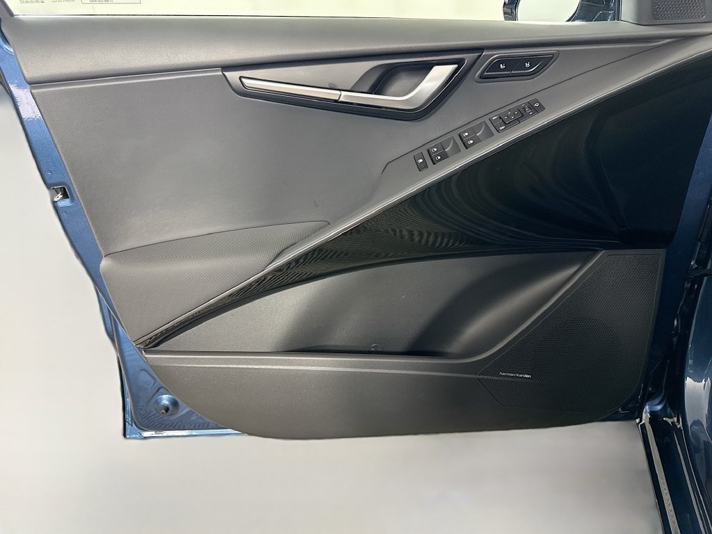 2023 Kia Niro SX Touring - Photo 13