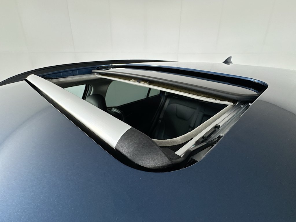 2023 Kia Niro SX Touring - Photo 12