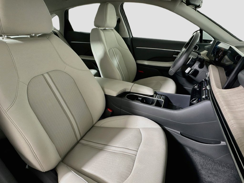2025 Hyundai Sonata Hybrid SEL - Photo 29