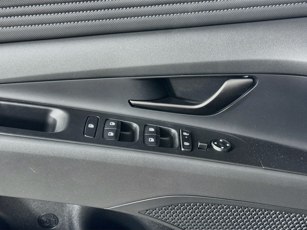 2026 Hyundai Elantra SEL Sport - Photo 13