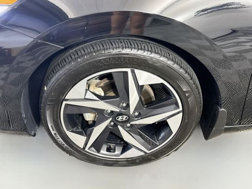Used 2023 Hyundai Elantra Limited Sedan