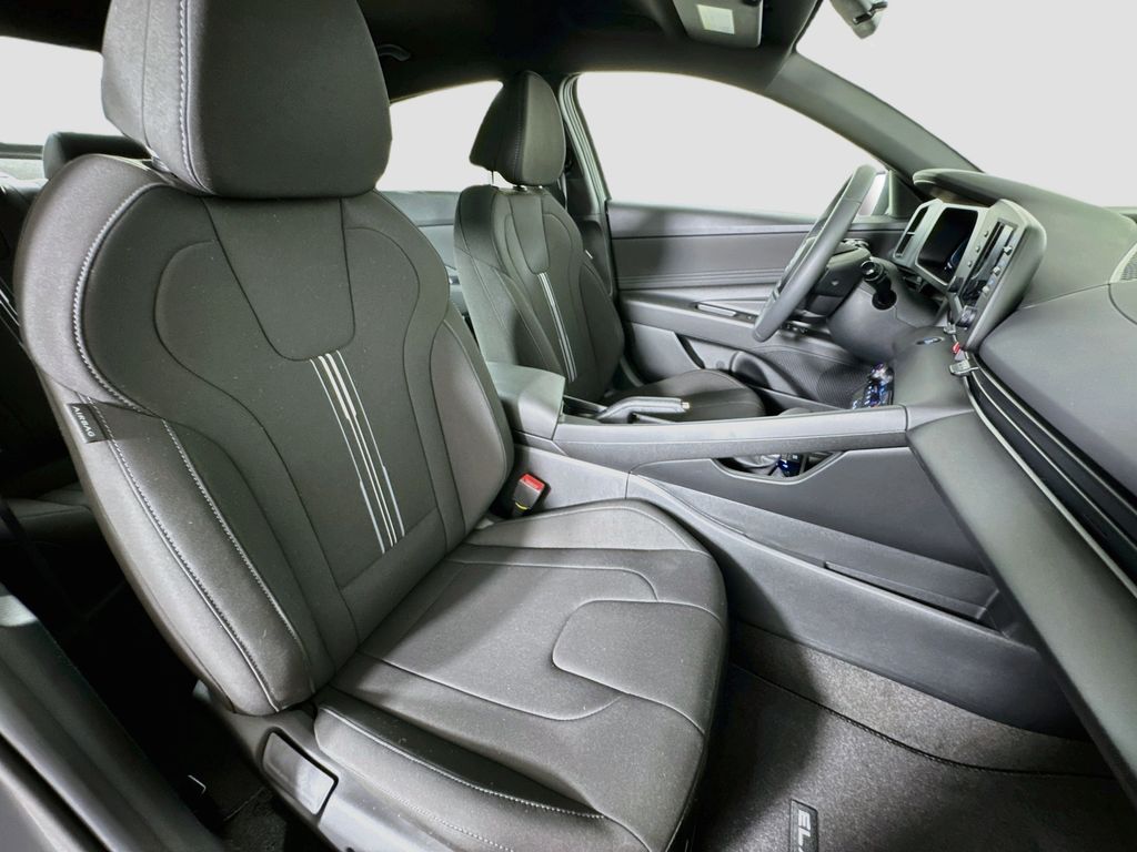 2026 Hyundai Elantra SEL Sport - Photo 29
