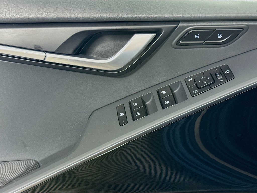 2023 Kia Niro SX Touring - Photo 14