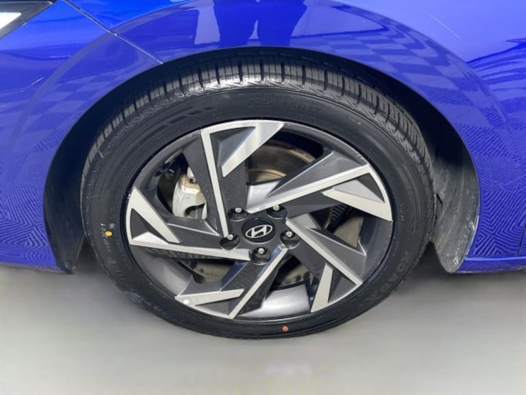 Used 2024 Hyundai Elantra Limited Sedan