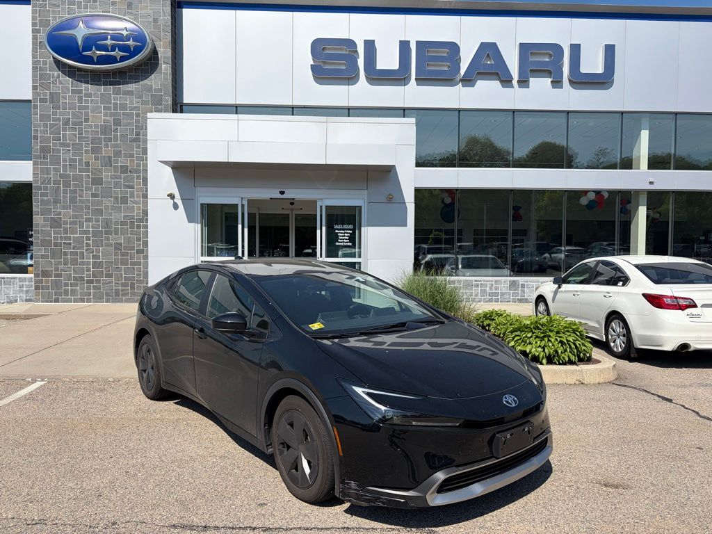 2024 Toyota Prius Prime SE's photo
