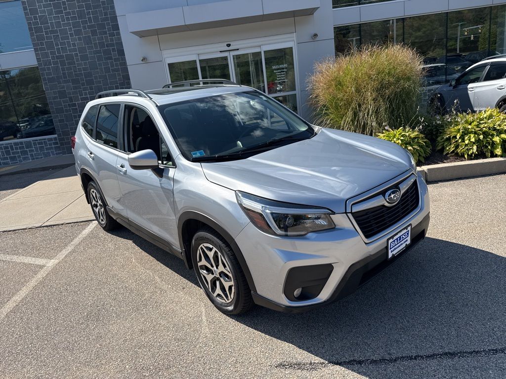 2021 Subaru Forester Premium photo 2