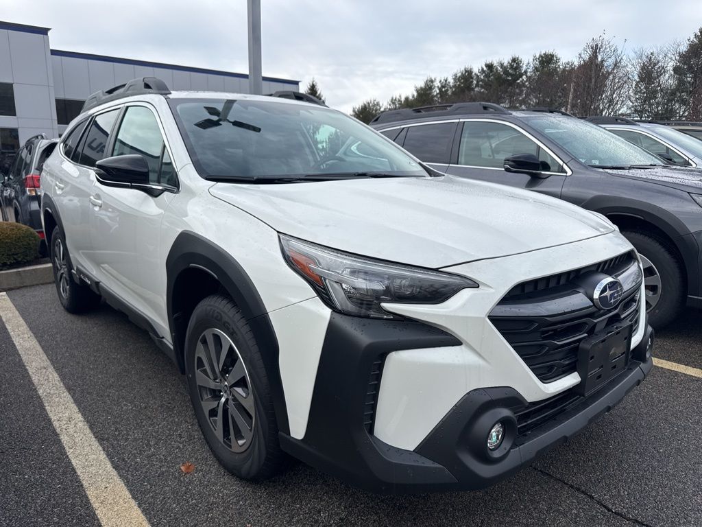 2025 Subaru Outback Premium's photo