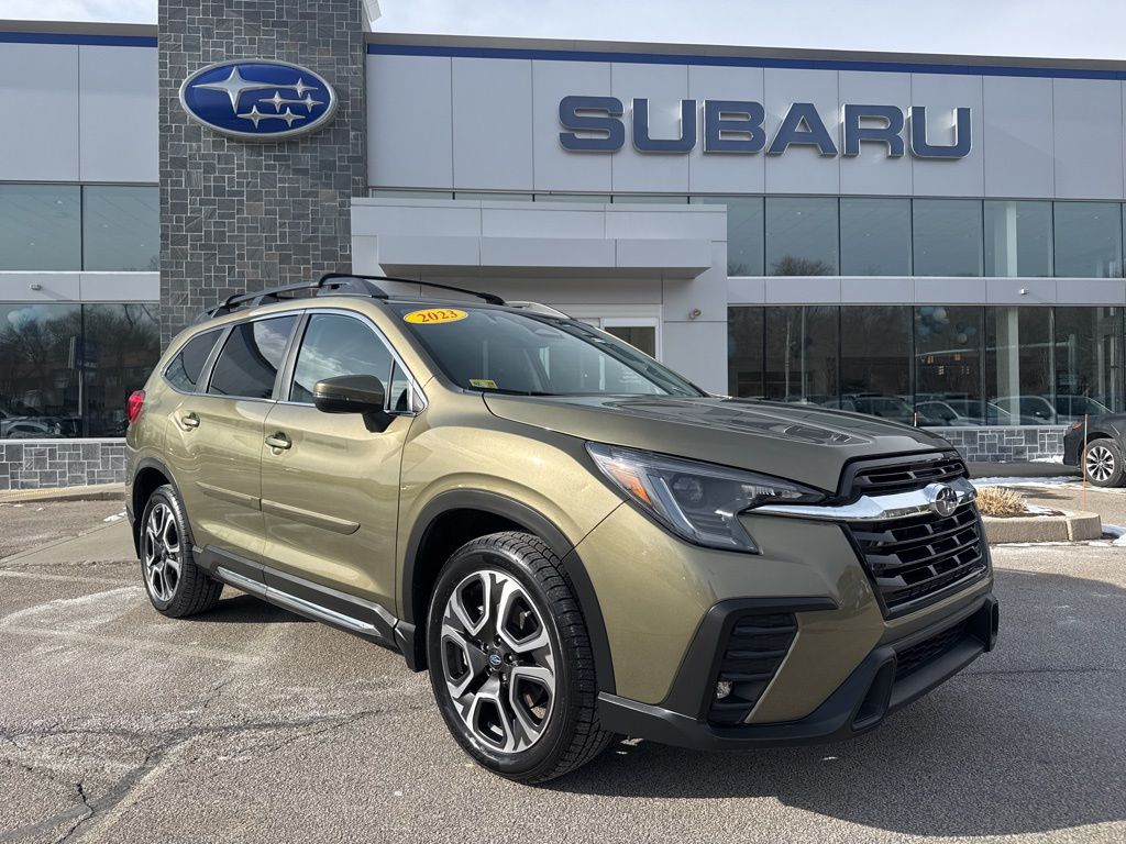 2023 Subaru Ascent Limited's photo
