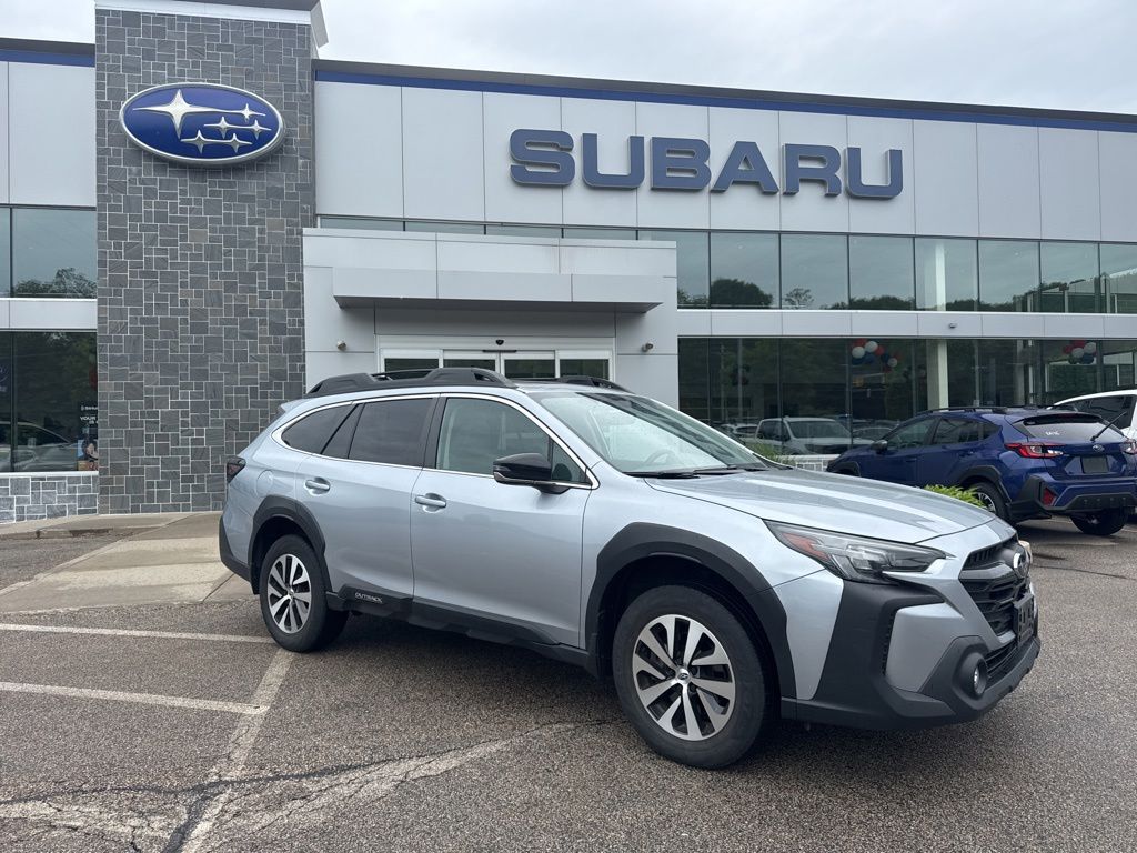 2023 Subaru Outback Premium's photo