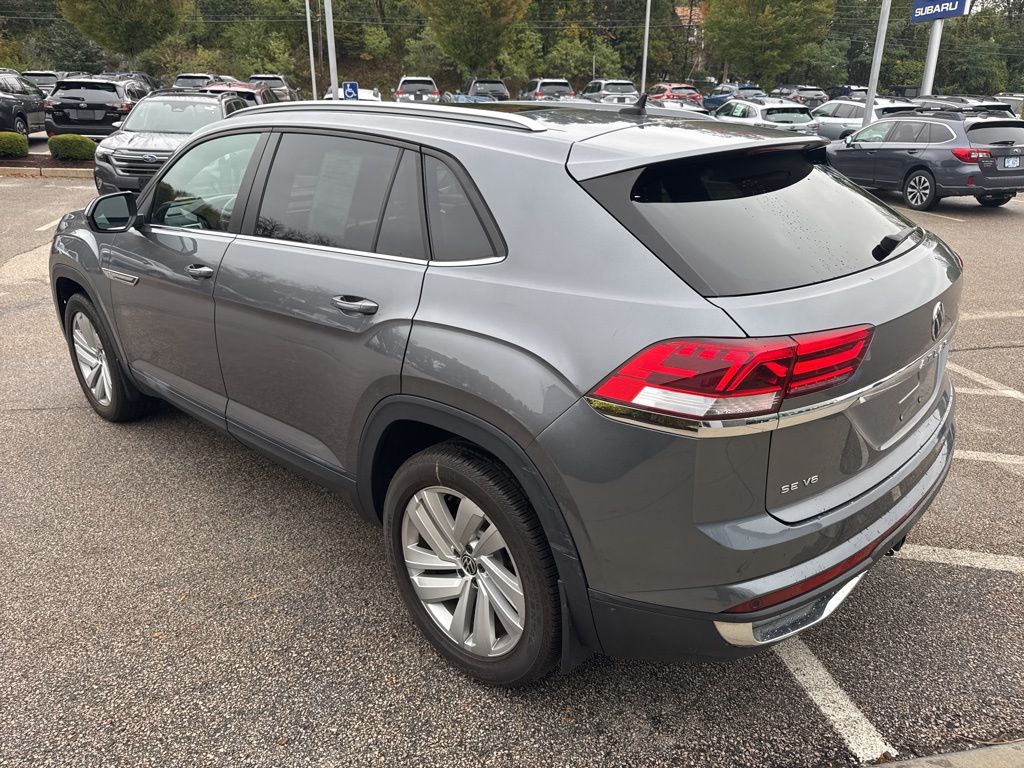 2022 Volkswagen Atlas Cross Sport V6 SE Technology photo 2