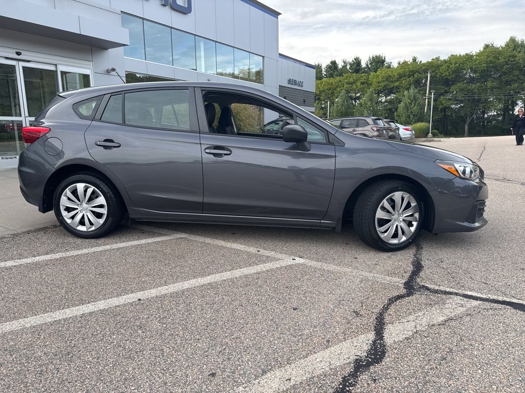 2022 Subaru Impreza Base photo 2