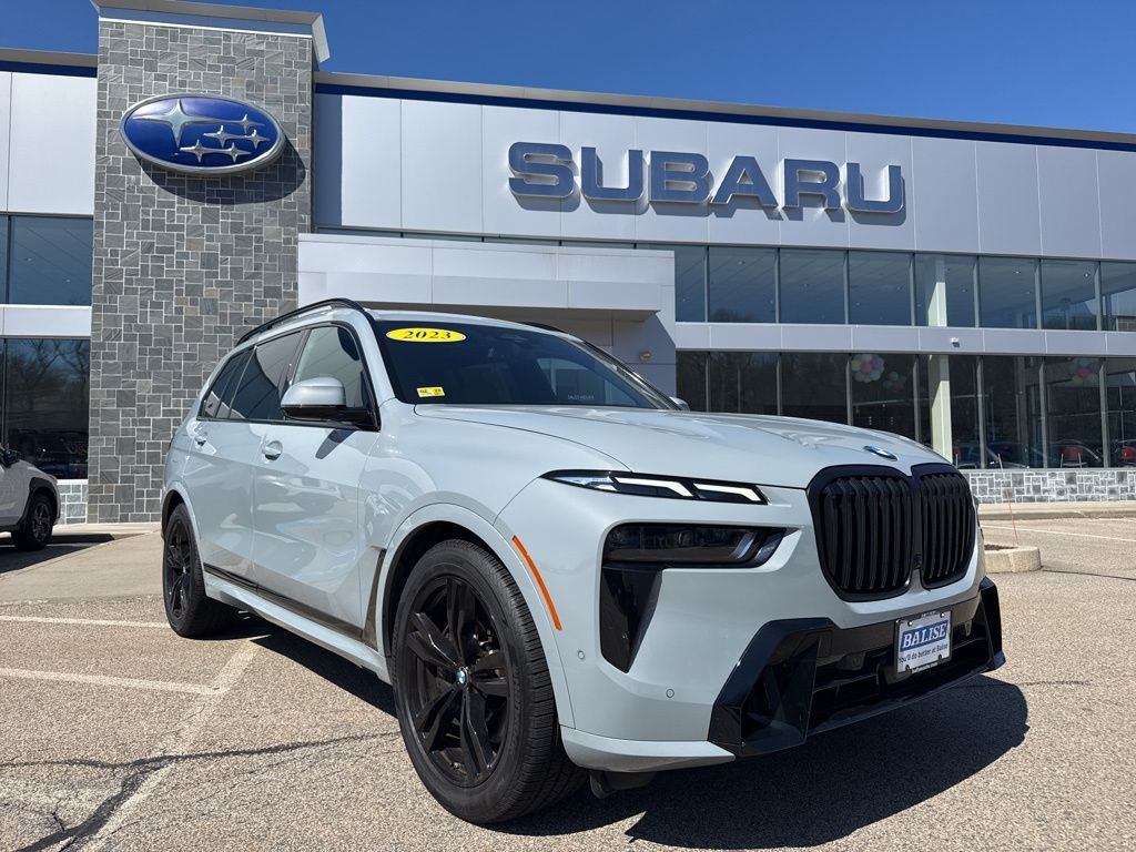 2023 BMW X7