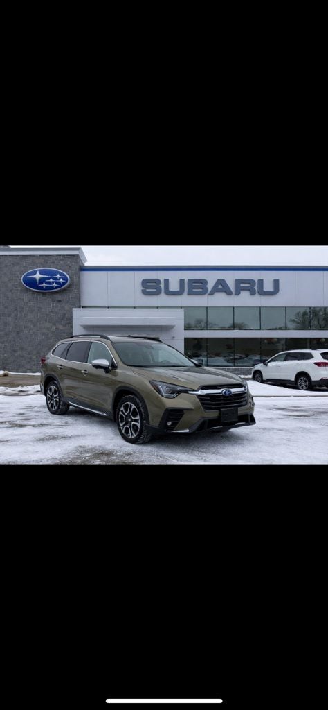 2023 Subaru Ascent Limited's photo