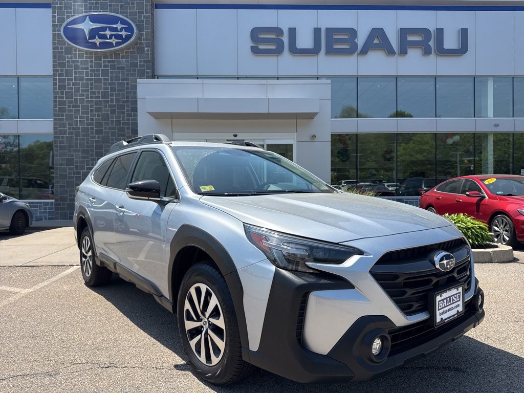 2025 Subaru Outback Premium's photo
