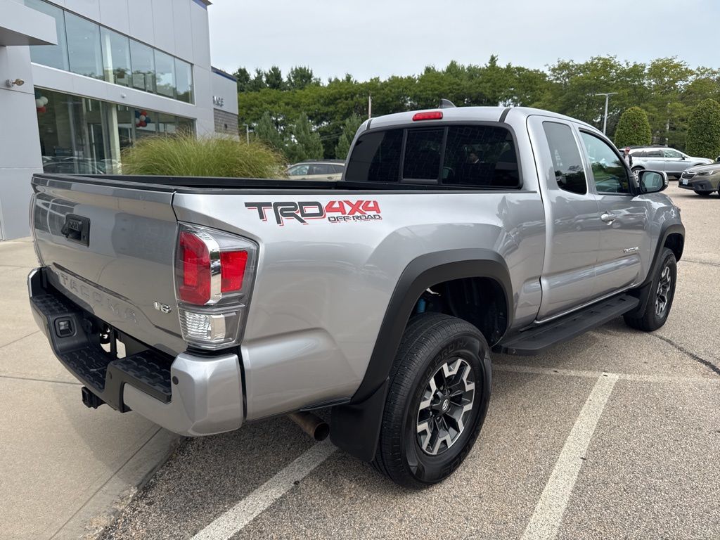 2020 Toyota Tacoma SR5 photo 2