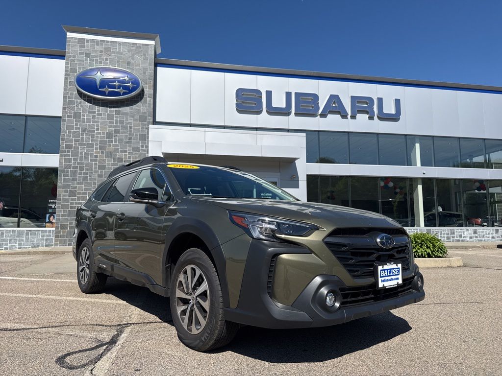 2025 Subaru Outback Premium's photo