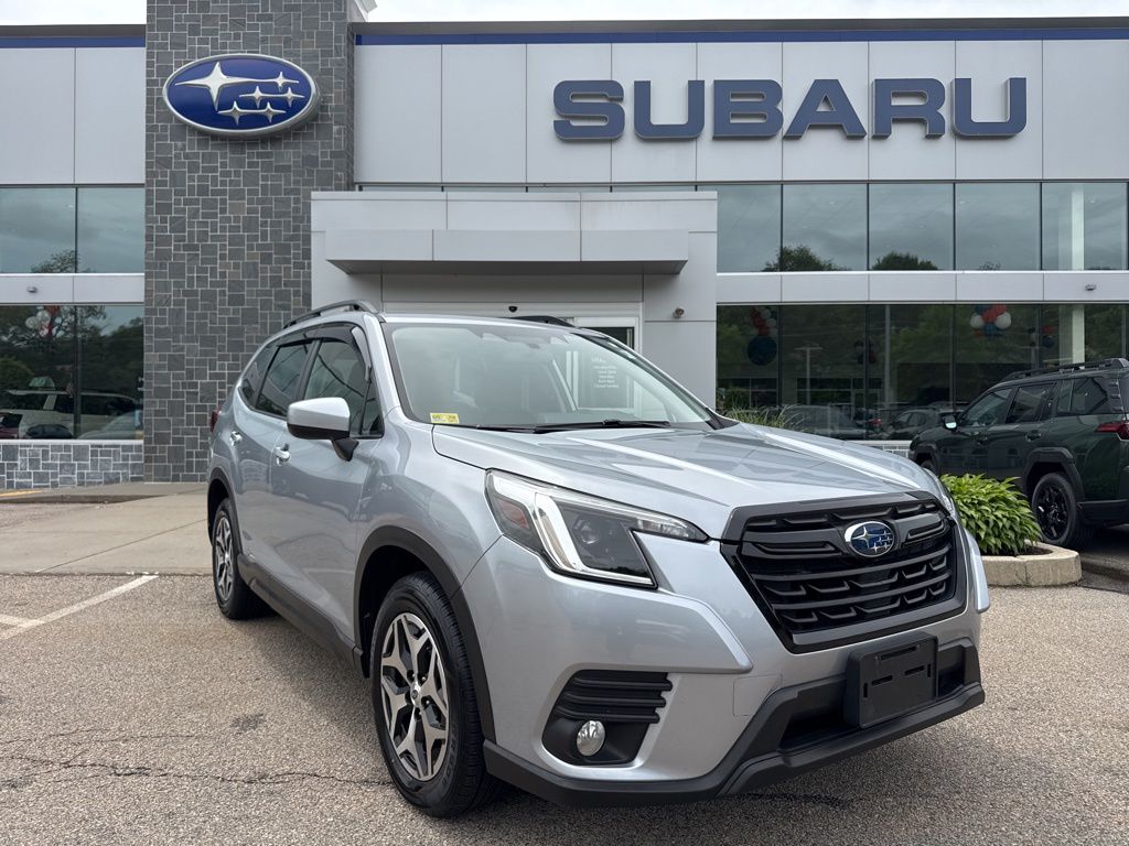 2023 Subaru Forester Premium's photo