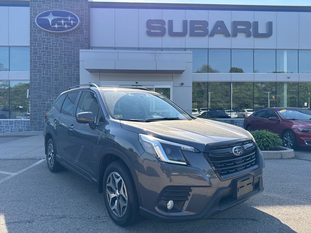 2023 Subaru Forester Premium's photo