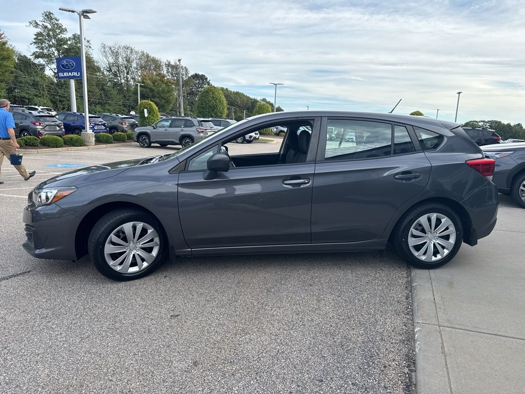 2022 Subaru Impreza Base photo 3