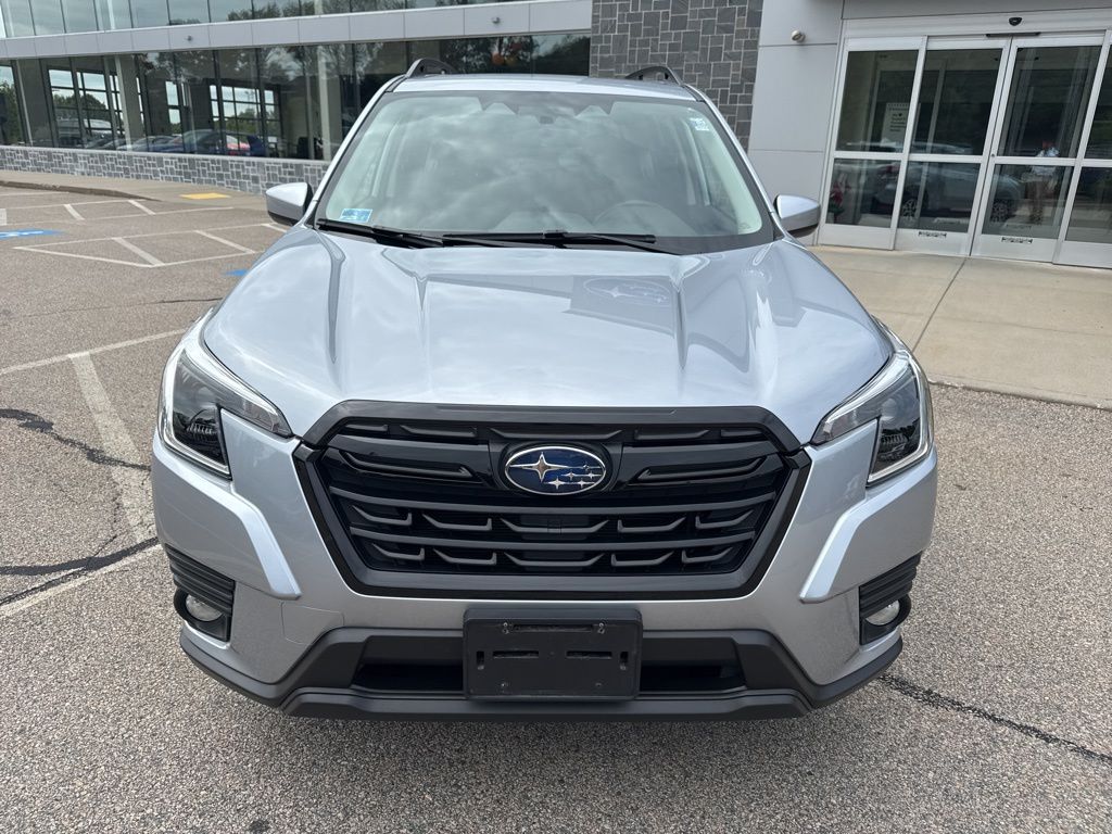 2022 Subaru Forester Premium photo 3